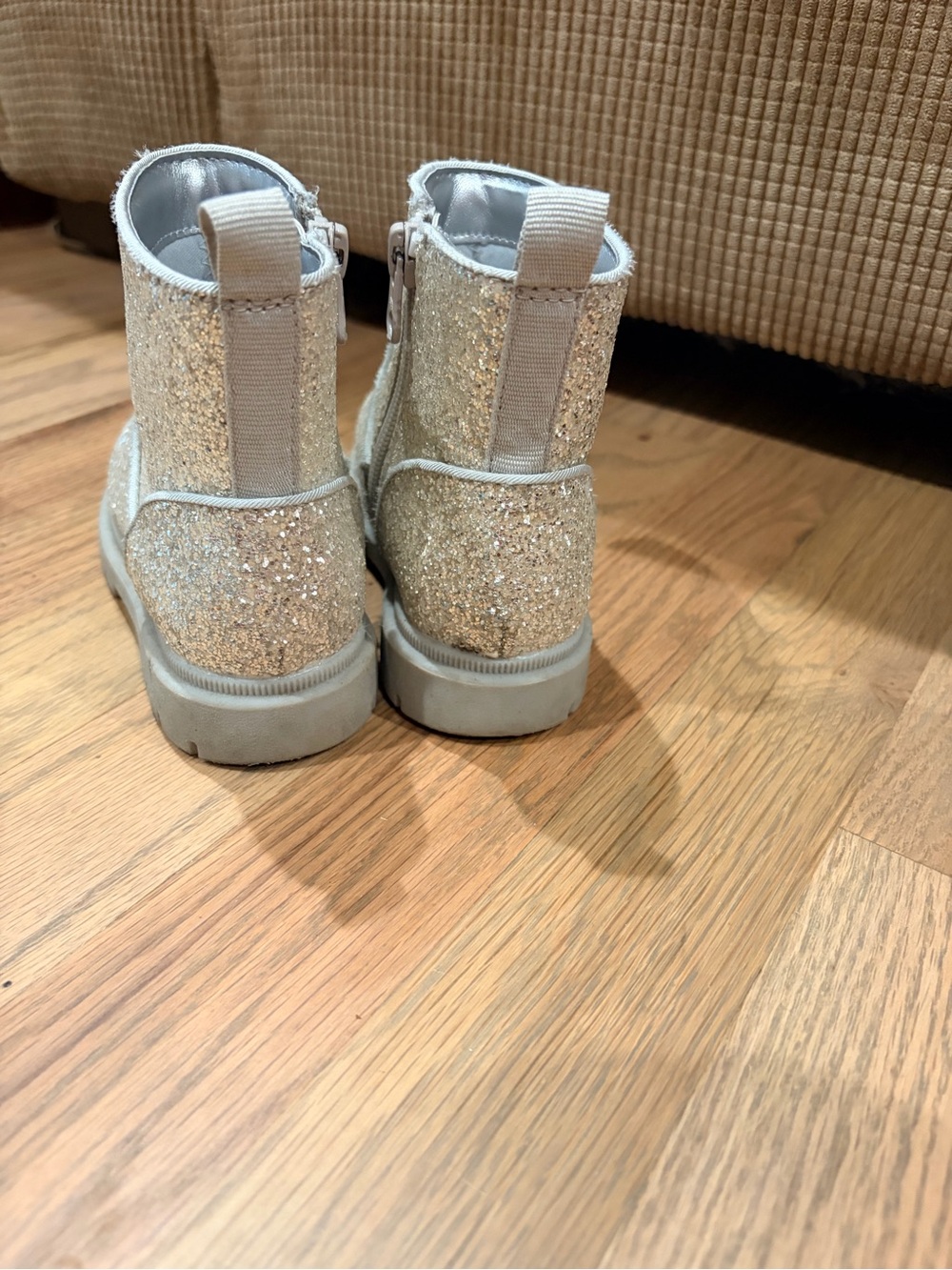 Cat & Jack little girl sparkly silver boots - Picture 4 of 4